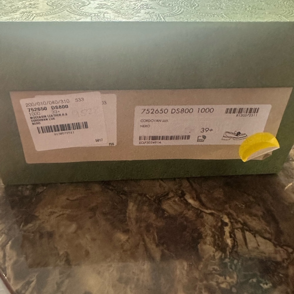 Gucci Women's Black Loafers (New with duster and box). Runs small, ideal for 8.5 - Picture 8 of 9